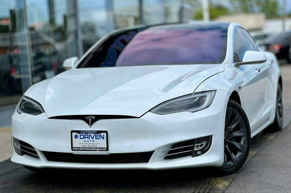 2018 Tesla Model S 75D — Hatchback — 130,007 mi — Waukegan, IL