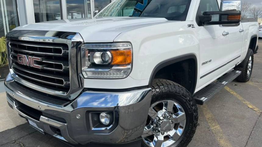 2017 GMC Sierra 2500HD SLT — Pickup Truck — 122,224 mi — Waukegan, IL