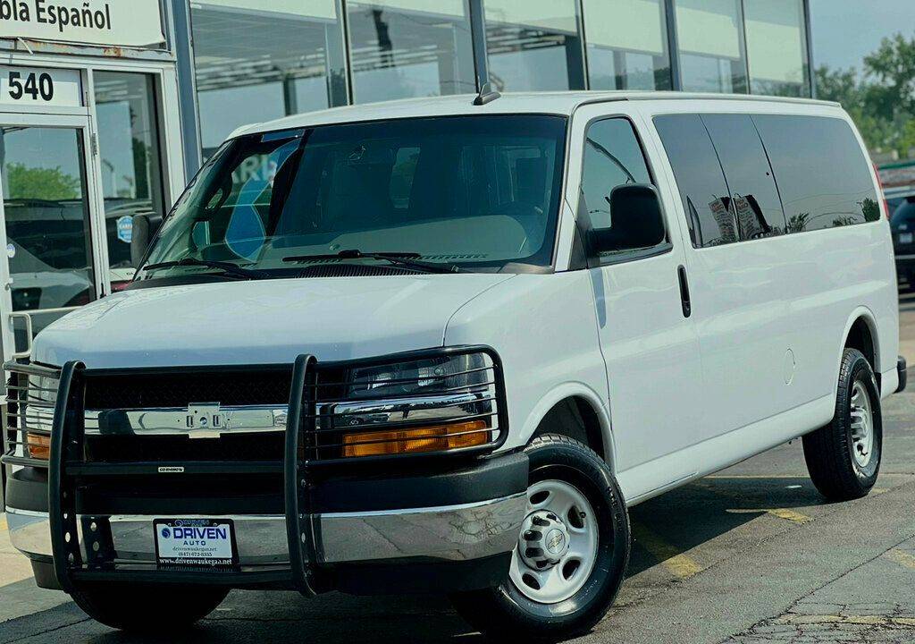 2021 Chevrolet Express Passenger LS — Passenger Van — 106,310 mi — Waukegan, IL