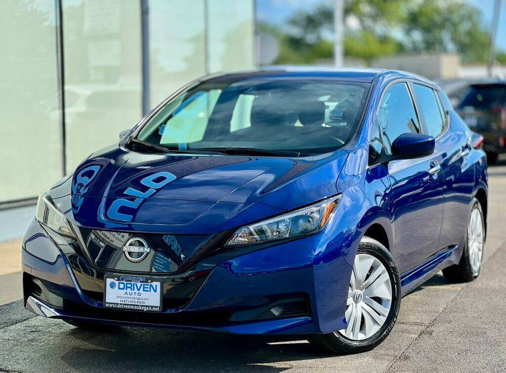 2023 Nissan LEAF S — Hatchback — 3,883 mi — Waukegan, IL