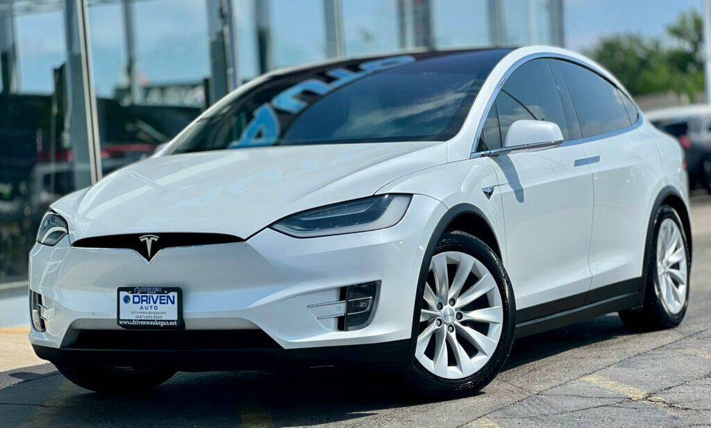 2019 Tesla Model X 75D — SUV — 114,450 mi — Waukegan, IL