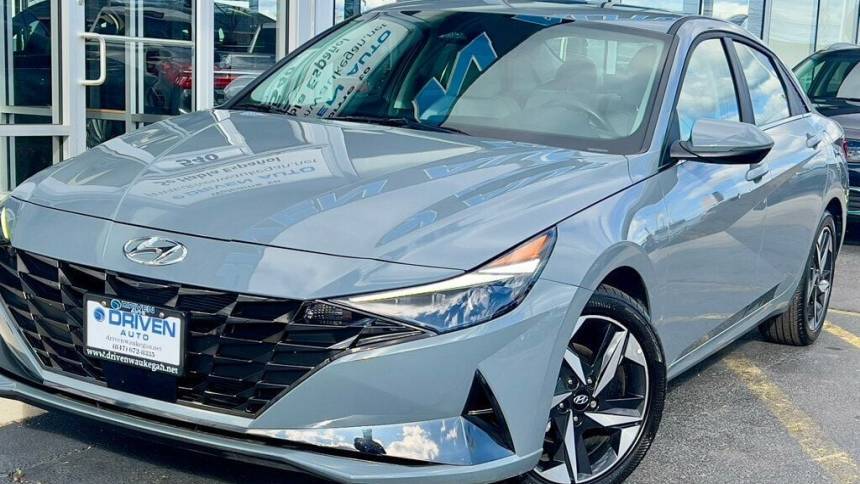 2023 Hyundai Elantra Limited — Sedan — 11,987 mi — Waukegan, IL