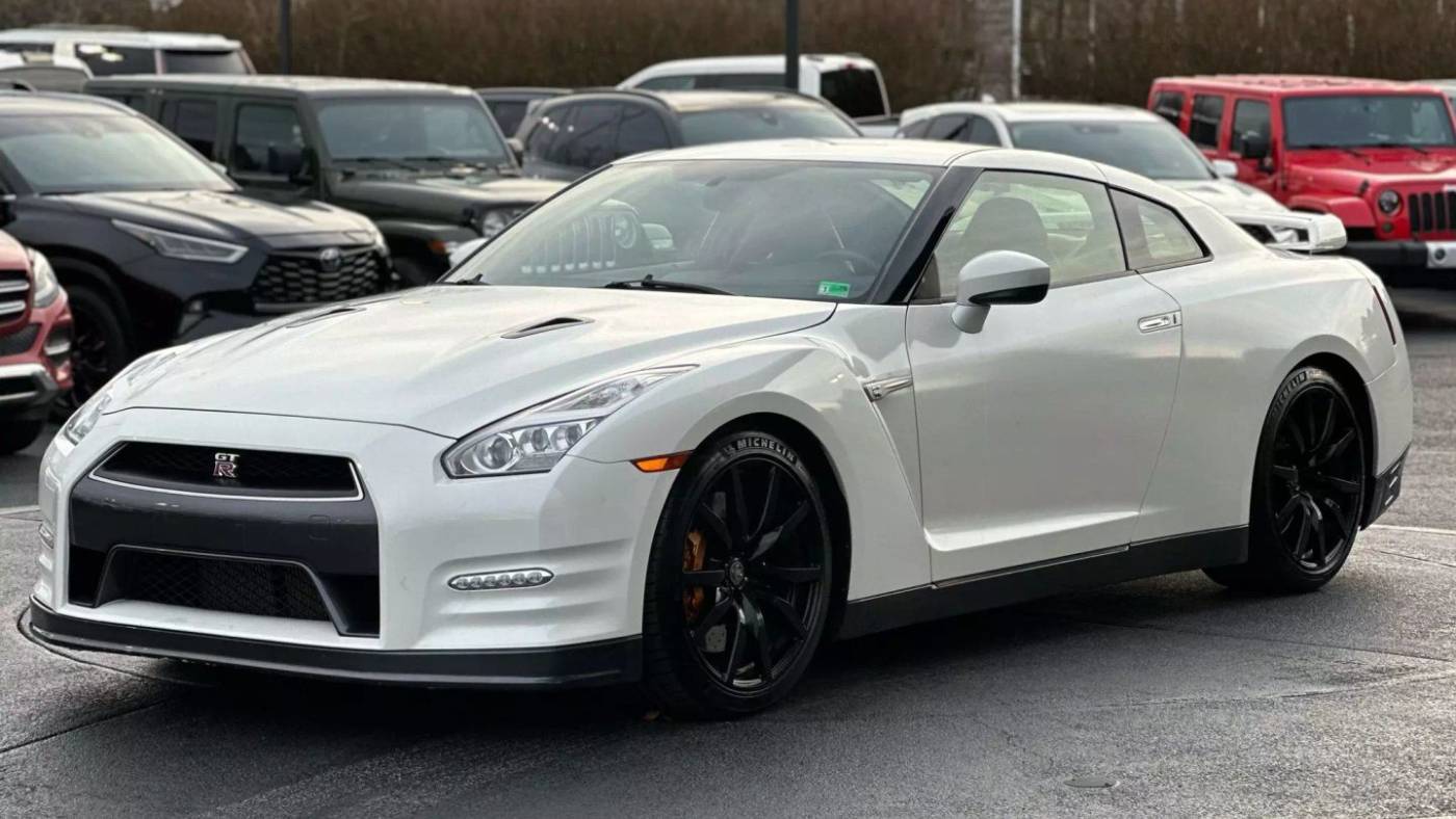 2015 Nissan GT-R Premium — Coupe — 66,778 mi — Troutdale, OR