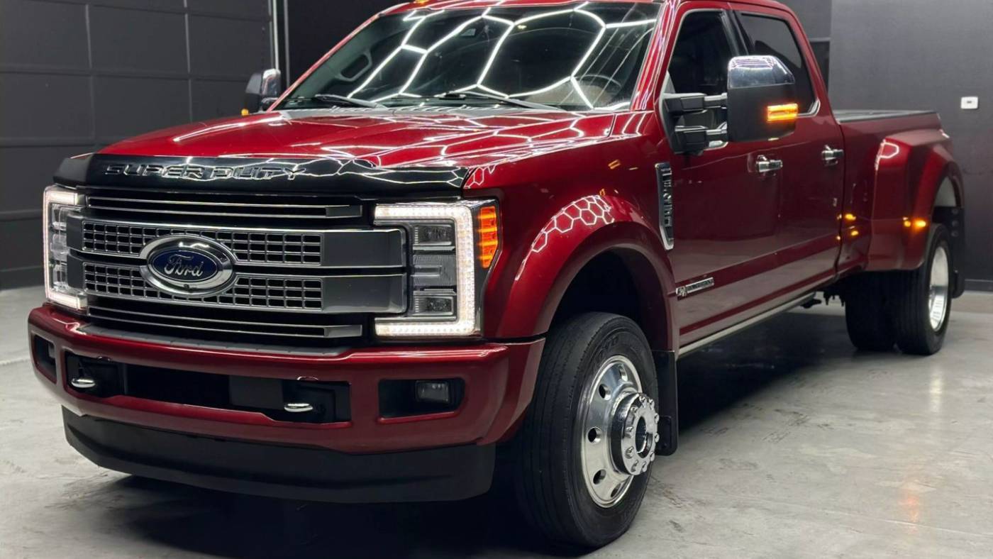 2018 Ford Super Duty F-450 Platinum — Pickup Truck — 66,321 mi — Troutdale, OR