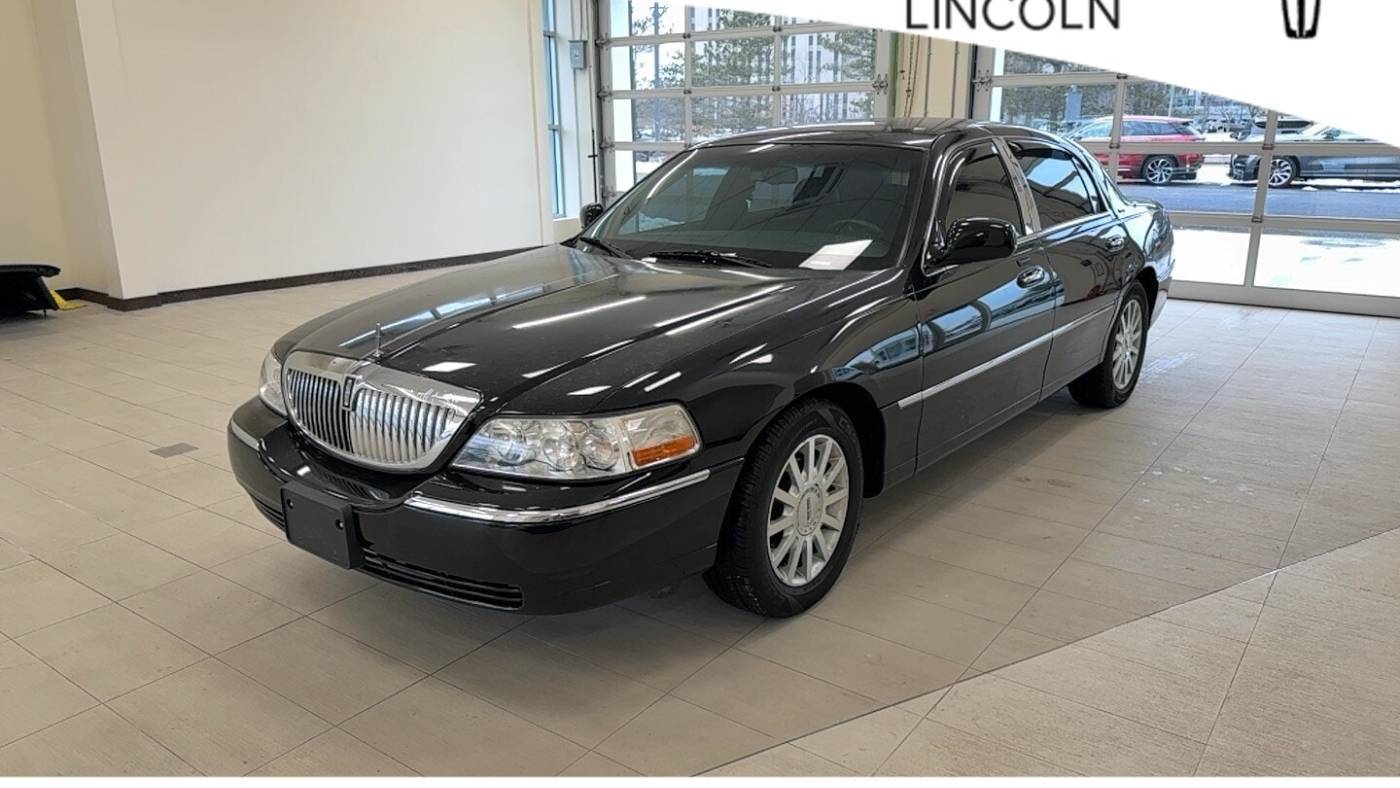 2007 Lincoln Town Car Signature — Sedan — 120,031 mi — Lowell, MA