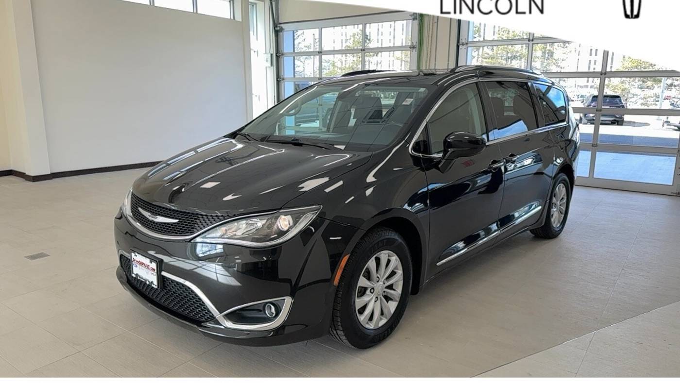 2019 Chrysler Pacifica Touring L — Minivan — 50,330 mi — Lowell, MA