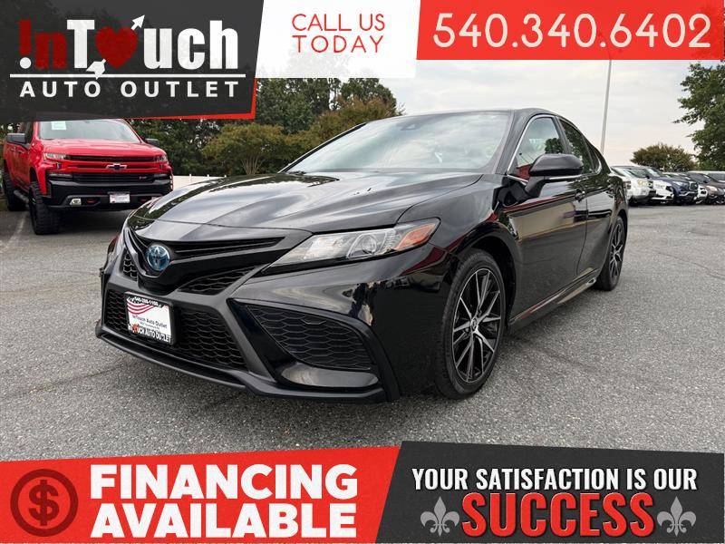 2022 Toyota Camry Hybrid SE
