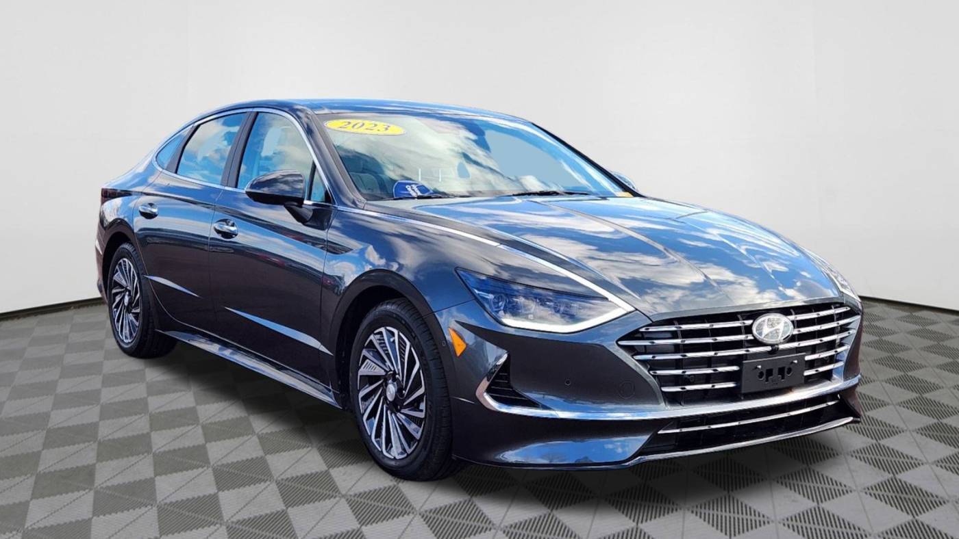 2023 Hyundai Sonata Hybrid Limited — Sedan — 8,467 mi — Limerick, PA