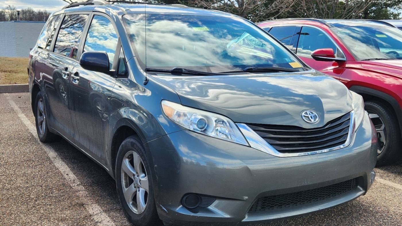 2013 Toyota Sienna LE — Minivan — 114,584 mi — Limerick, PA