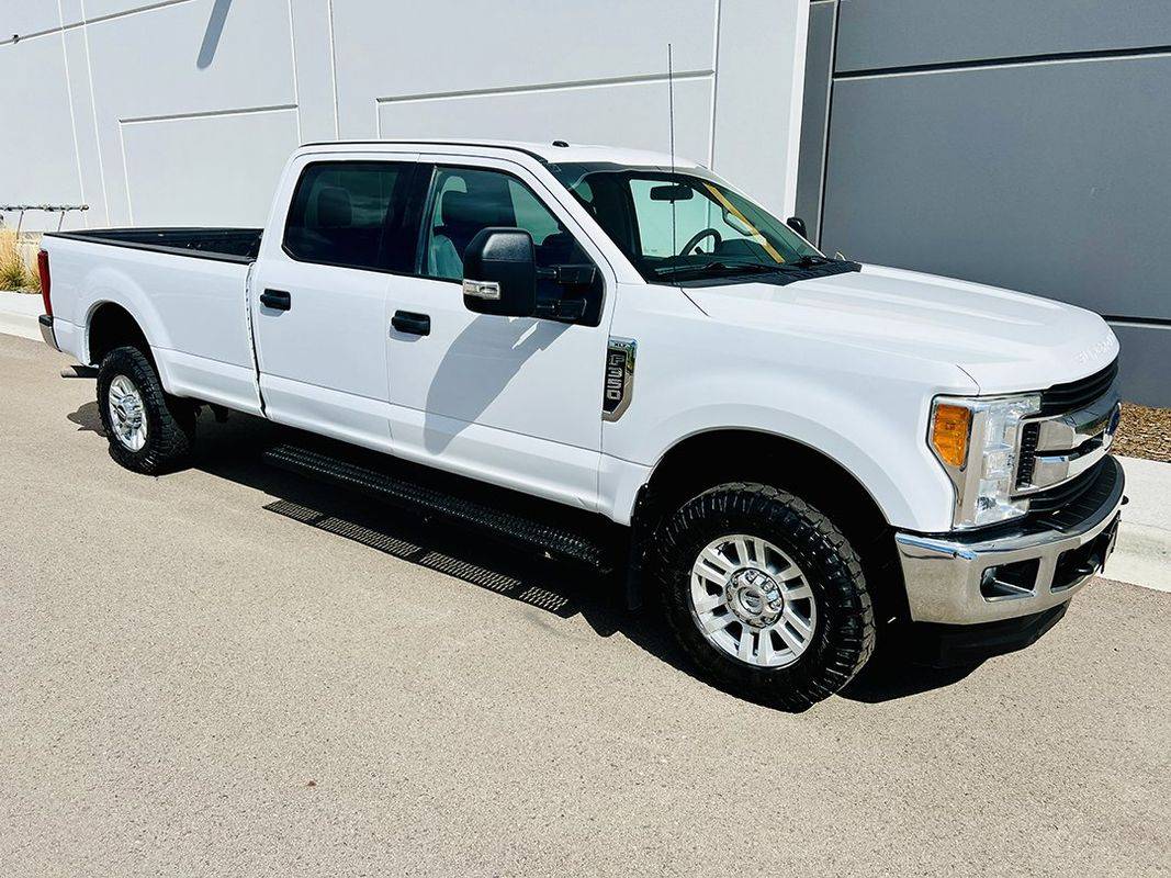 2017 Ford Super Duty F-350 XLT — Pickup Truck — 44,644 mi — Lafayette, CO