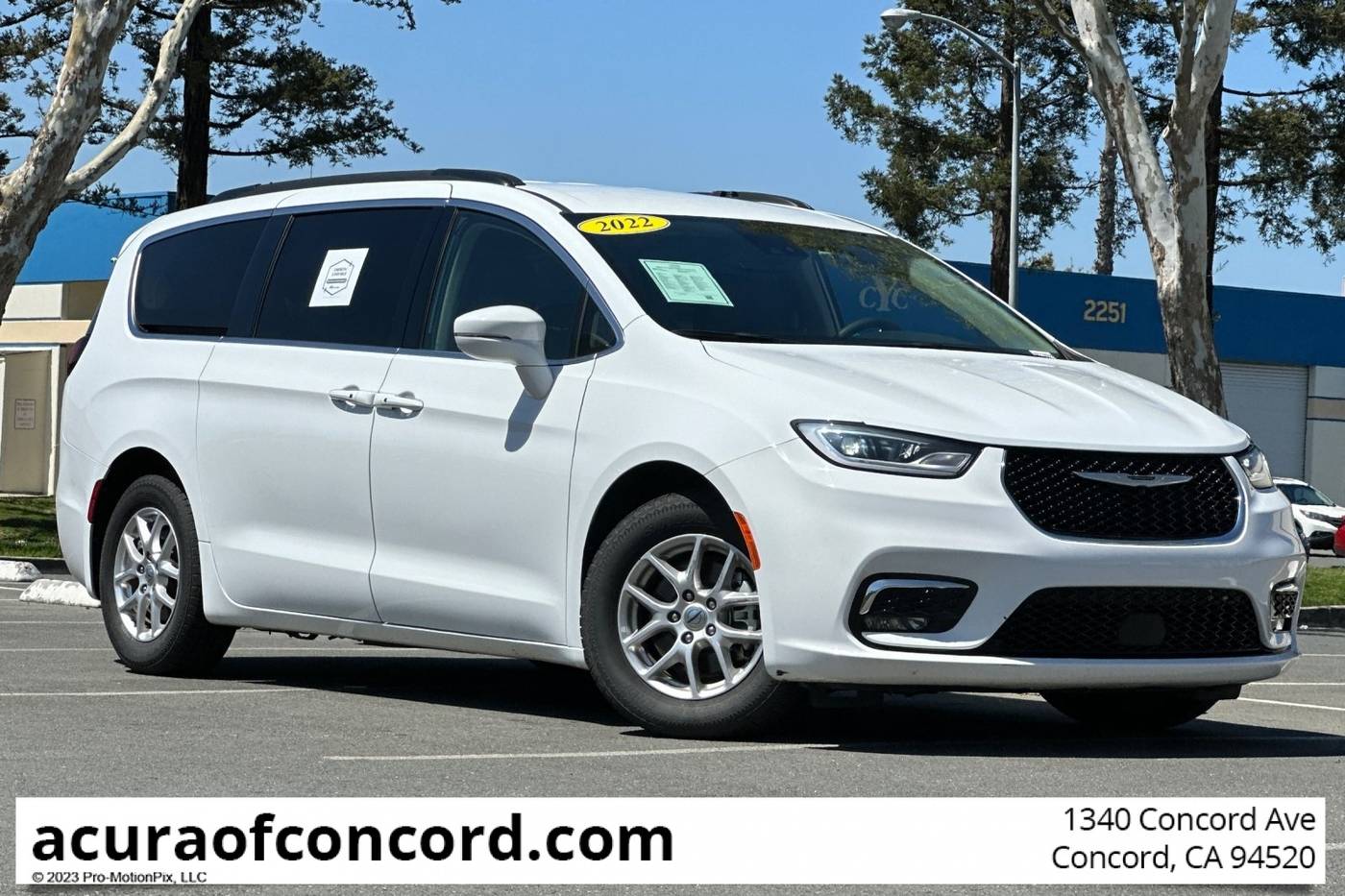 2022 Chrysler Pacifica Touring L — Minivan — 65,104 mi — Concord, CA