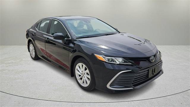 2022 Toyota Camry LE — Sedan — 32,484 mi — Richardson, TX