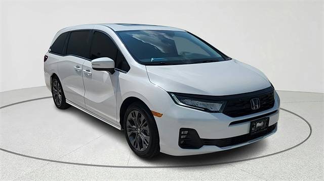 2025 Honda Odyssey Touring — Minivan — 5,666 mi — Richardson, TX