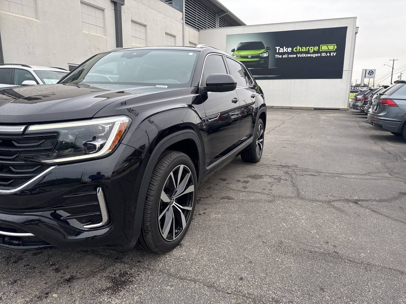 2024 Volkswagen Atlas Cross Sport SEL Premium R-Line — SUV — 33,572 mi — Fort Worth, TX
