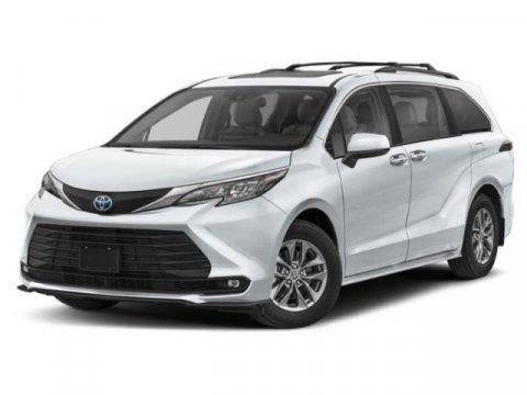2025 Toyota Sienna XLE — Minivan — 11,830 mi — League City, TX