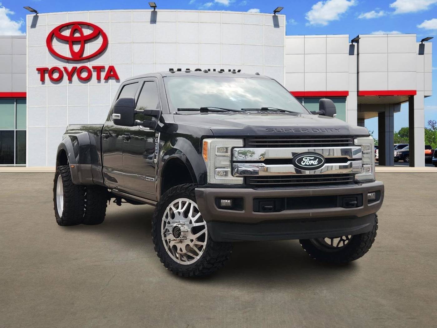 2017 Ford Super Duty F-350 King Ranch — Pickup Truck — 136,278 mi — League City, TX