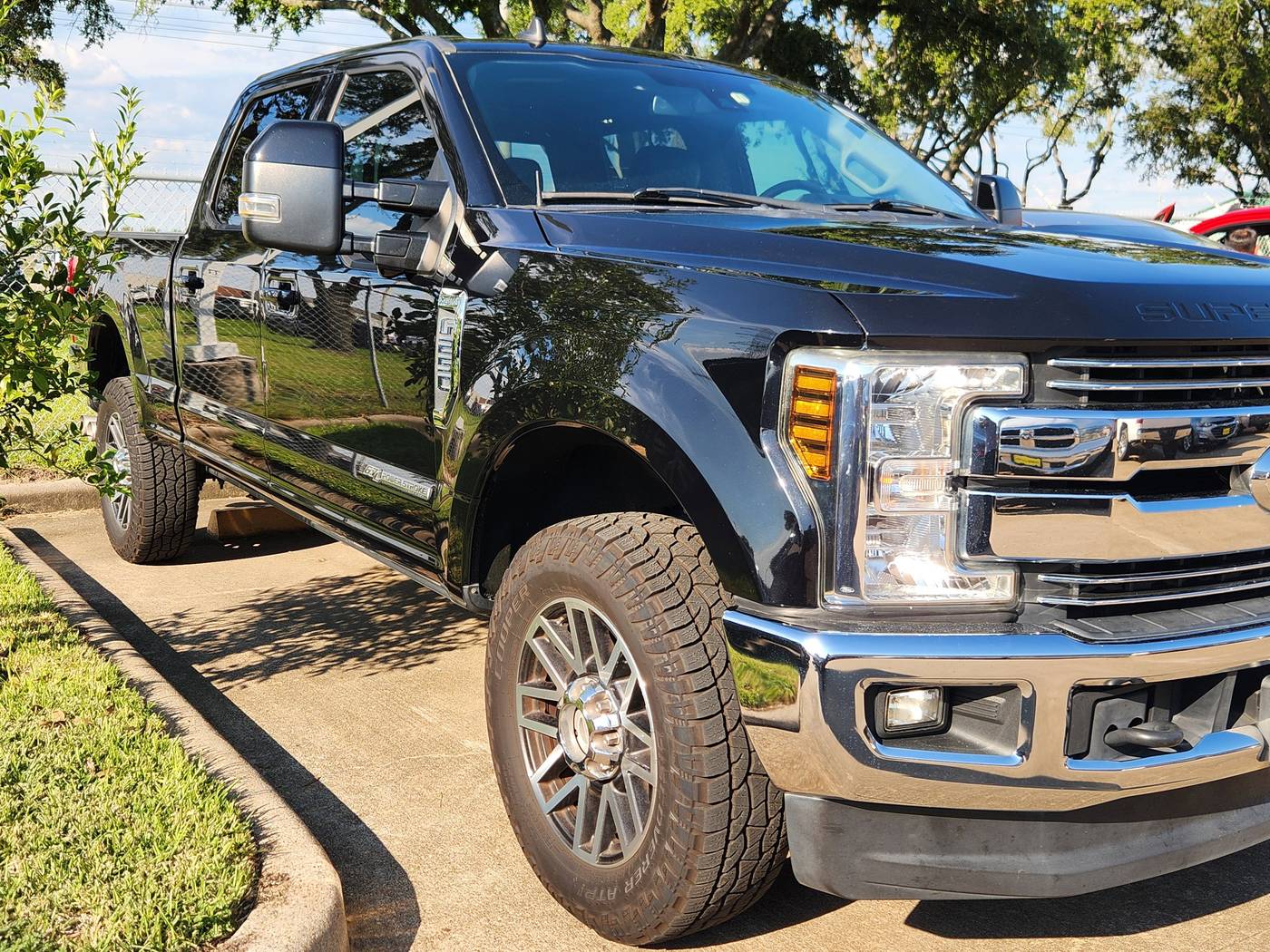 2019 Ford Super Duty F-250 Lariat — Pickup Truck — 41,223 mi — League City, TX