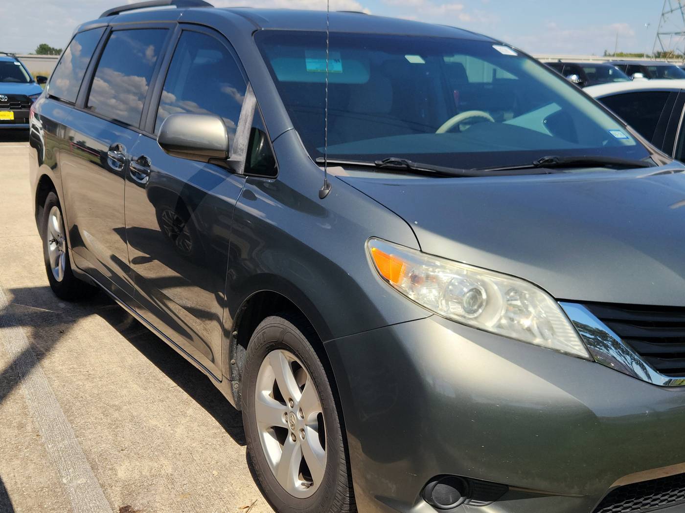 2014 Toyota Sienna LE — Minivan — 64,165 mi — League City, TX