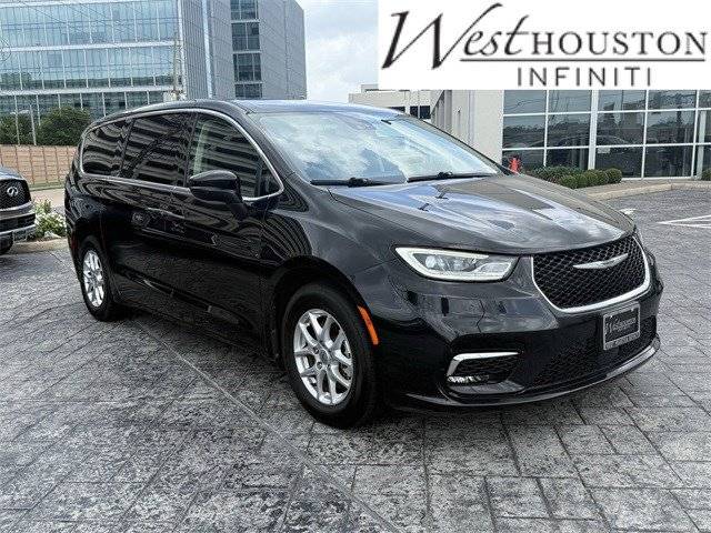 2023 Chrysler Pacifica Touring L — Minivan — 67,480 mi — Houston, TX