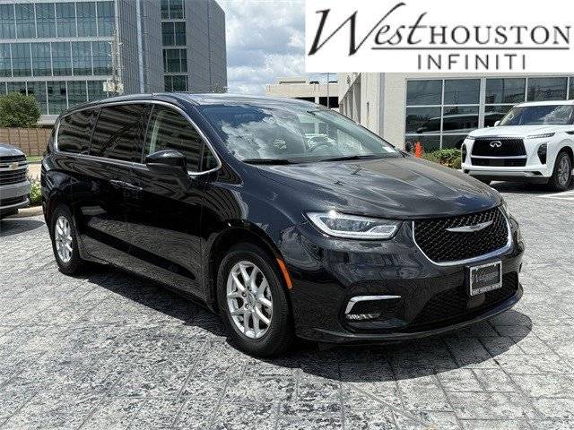 2023 Chrysler Pacifica Touring L — Minivan — 68,948 mi — Houston, TX