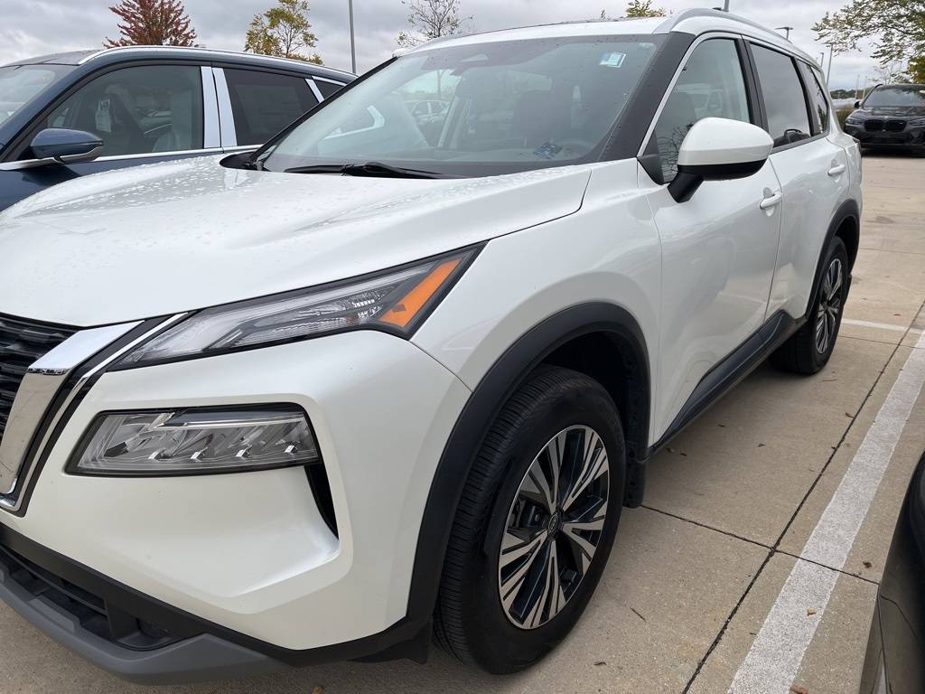2023 Nissan Rogue SV — SUV — 15,045 mi — Naperville, IL