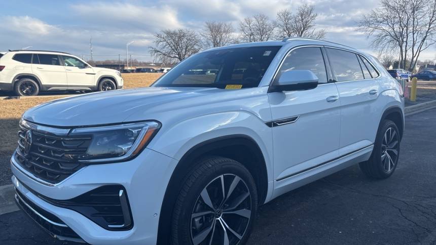 2024 Volkswagen Atlas Cross Sport SEL Premium R-Line — SUV — 9,786 mi — Naperville, IL