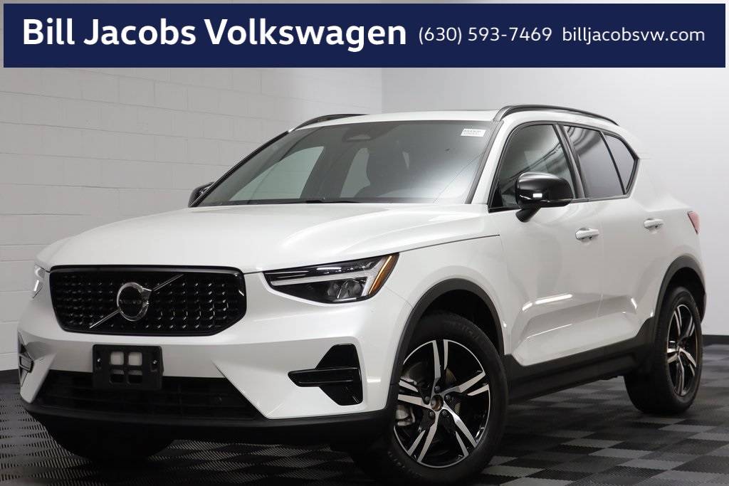 2024 Volvo XC40 Core — SUV — 29,985 mi — Naperville, IL