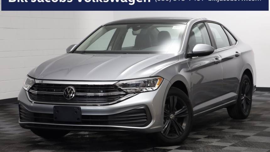 2024 Volkswagen Jetta SE — Sedan — 5,245 mi — Naperville, IL