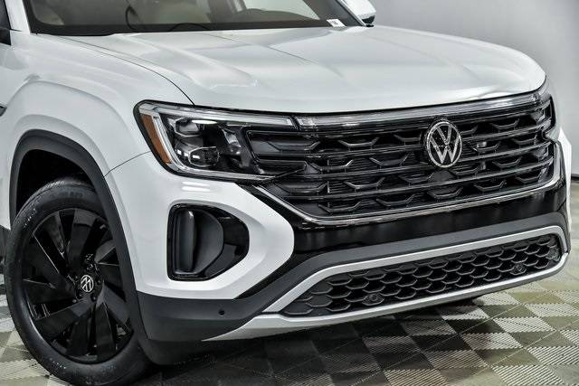2025 Volkswagen Atlas Cross Sport SE with Technology — SUV — 3,656 mi — St Charles, IL