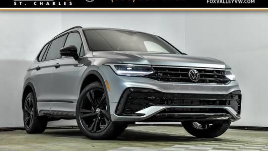 2024 Volkswagen Tiguan SE R-Line Black — SUV — 4,710 mi — St Charles, IL