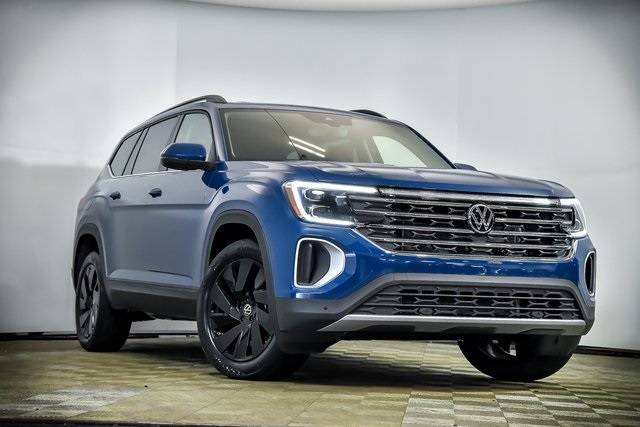 2025 Volkswagen Atlas SE with Technology — SUV — 5,216 mi — St Charles, IL