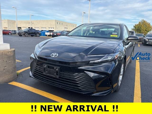 2025 Toyota Camry Hybrid LE — Sedan — 17,674 mi — Matteson, IL