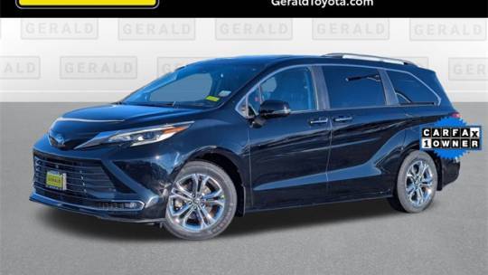 2022 Toyota Sienna Platinum — Minivan — 49,795 mi — Matteson, IL