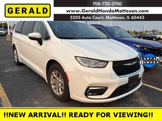 2023 Chrysler Pacifica Touring L — Minivan — 66,809 mi — Matteson, IL