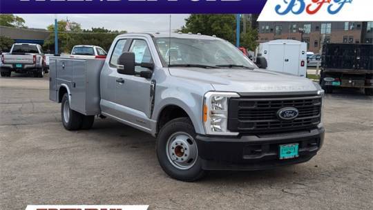 2023 Ford Super Duty F-350 Chassis Cab XL — Chassis Cab Truck — 12 mi — Roselle, IL