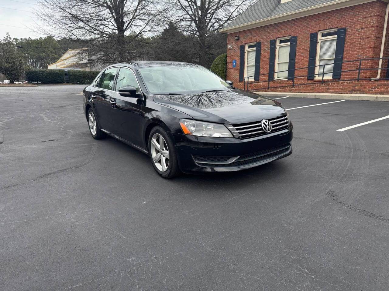 2013 Volkswagen Passat SE — Sedan — 105,000 mi — Marietta, GA