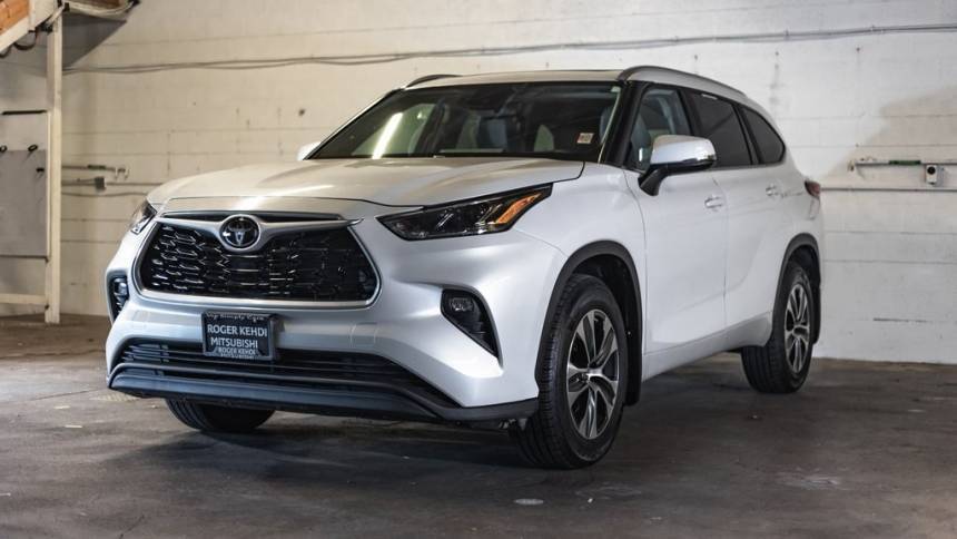 2023 Toyota Highlander XLE — SUV — 32,420 mi — Tigard, OR