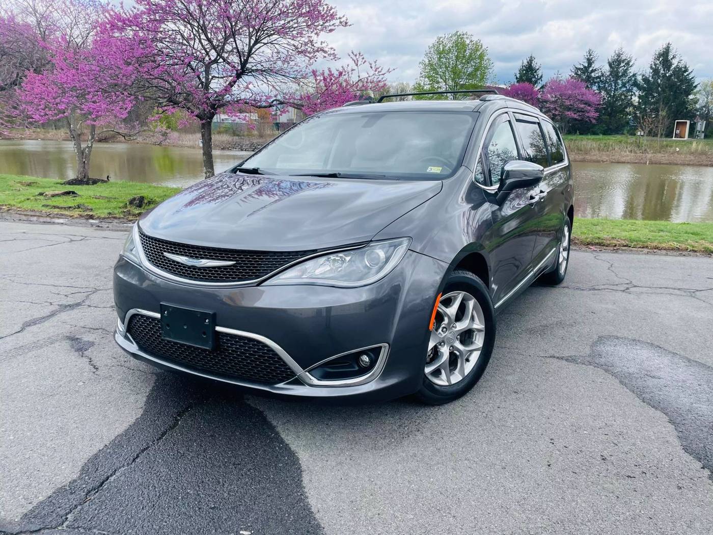 2017 Chrysler Pacifica Limited — Minivan — 94,234 mi — Sterling, VA