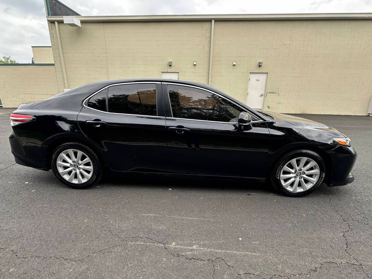 2018 Toyota Camry LE — Sedan — 113,695 mi — Sterling, VA