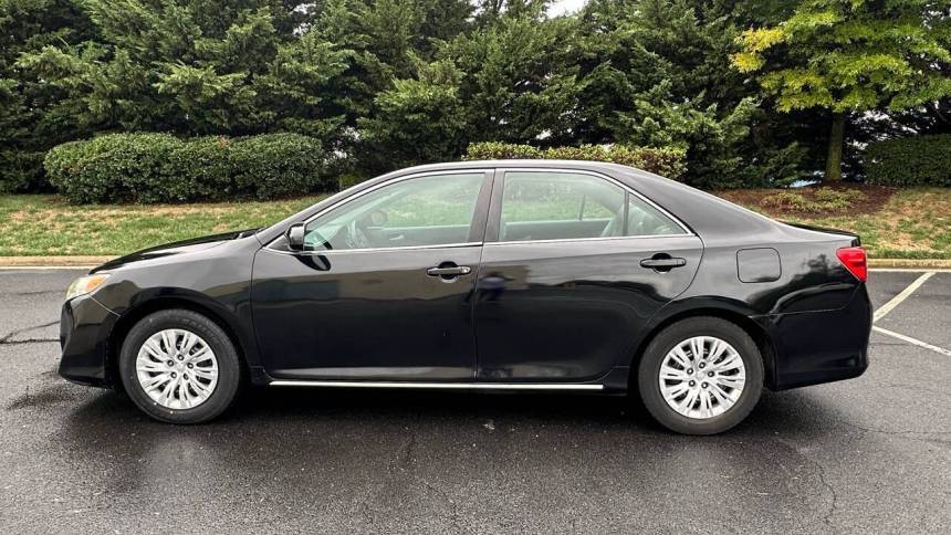 2012 Toyota Camry XLE — Sedan — 110,360 mi — Sterling, VA