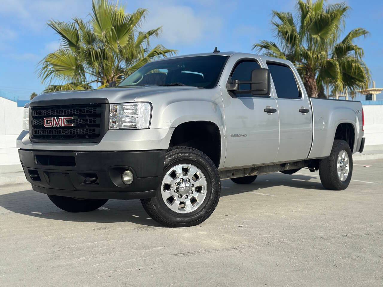 2011 GMC Sierra 3500HD SLE — Pickup Truck — 295,404 mi — Oceanside, CA
