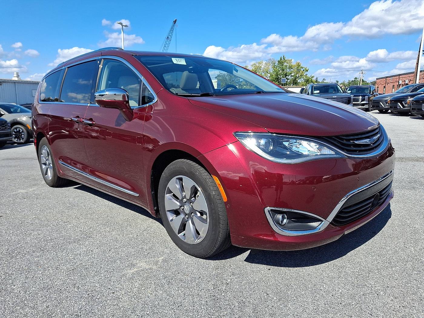 2018 Chrysler Pacifica Hybrid Limited — Minivan — 40,319 mi — Harrisburg, PA