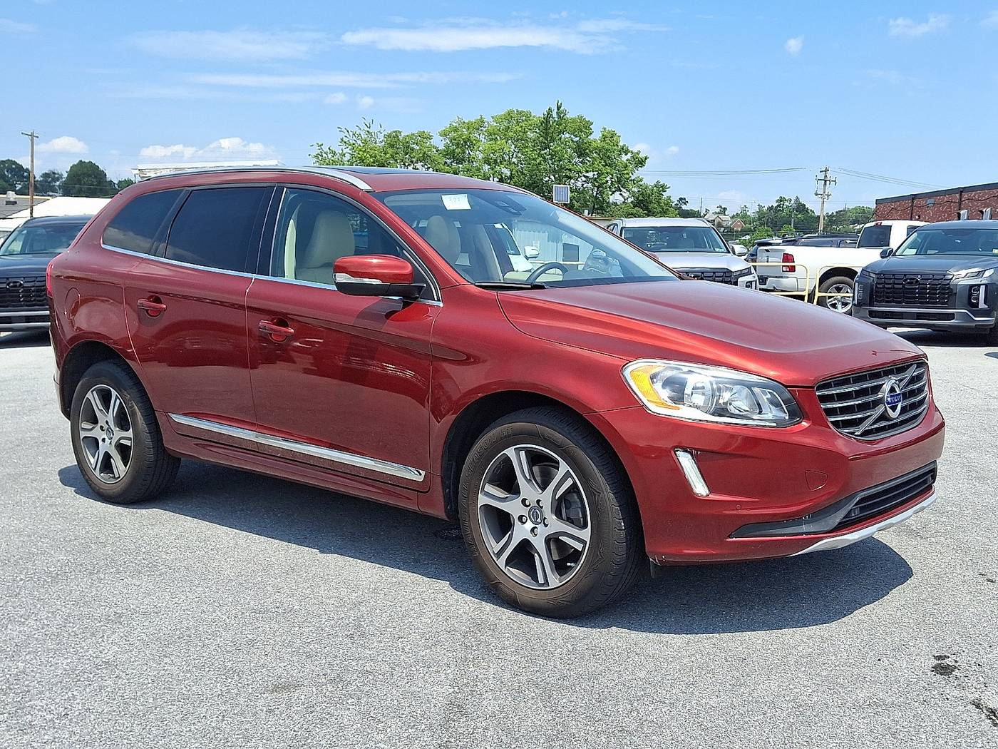 2015 Volvo XC60 T6 — SUV — 116,316 mi — Harrisburg, PA