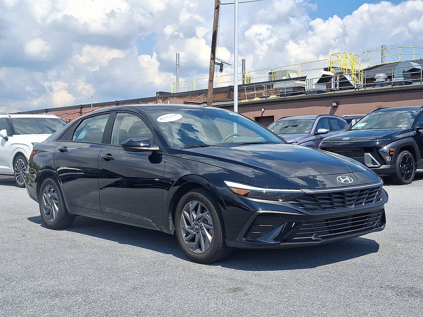 2024 Hyundai Elantra Hybrid Blue — Sedan — 15,500 mi — Harrisburg, PA