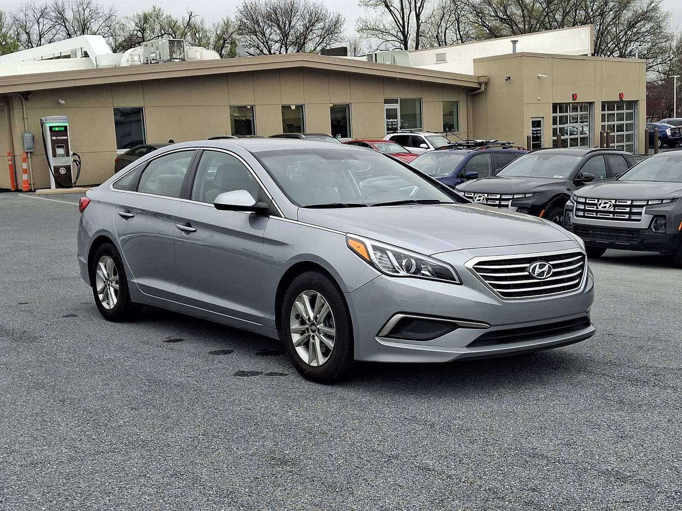 2016 Hyundai Sonata Base — Sedan — 152,567 mi — Harrisburg, PA