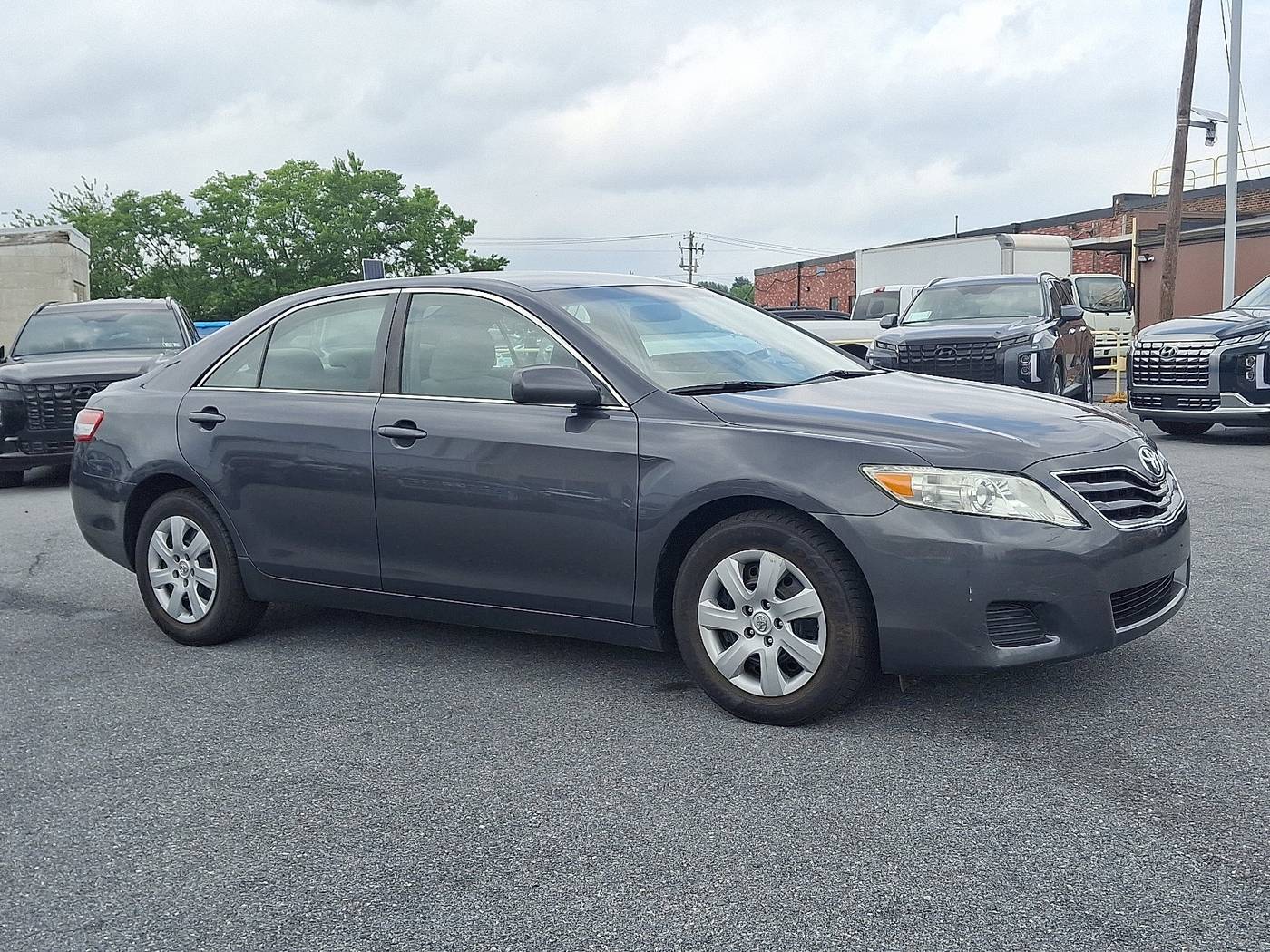 2011 Toyota Camry LE — Sedan — 184,671 mi — Harrisburg, PA