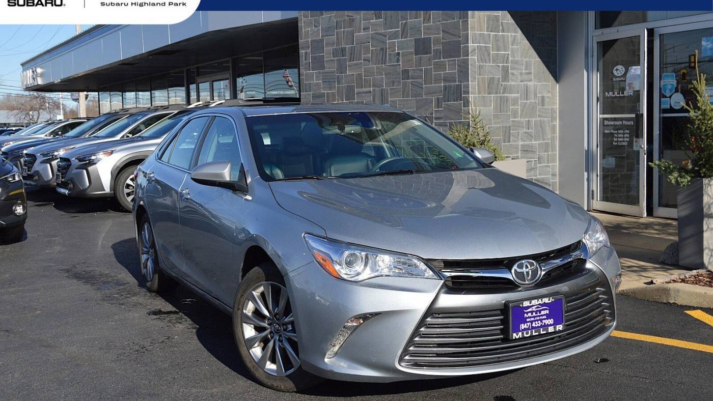 2017 Toyota Camry XLE — Sedan — 35,165 mi — Highland Park, IL