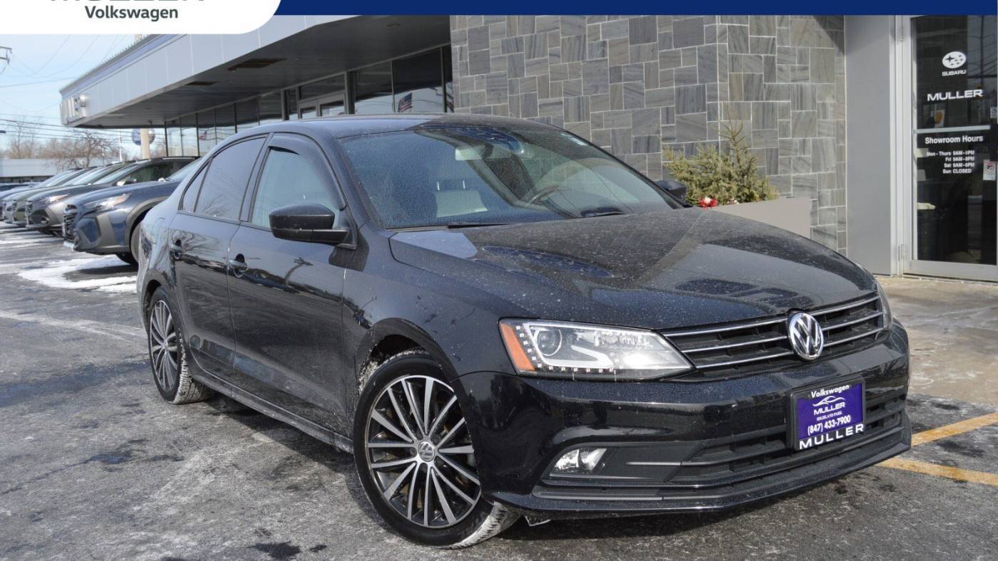 2016 Volkswagen Jetta 1.8T Sport — Sedan — 94,652 mi — Highland Park, IL