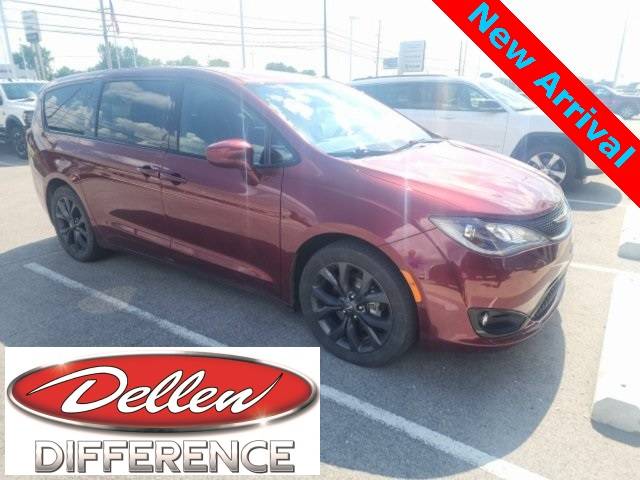 2020 Chrysler Pacifica Touring — Minivan — 88,348 mi — Greenfield, IN