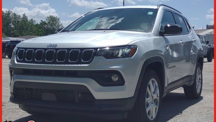 2024 Jeep Compass Latitude Lux — SUV — 13,956 mi — Valparaiso, IN